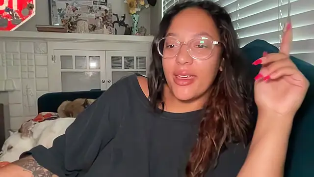 dreamyriri online show from June 28, 1:28 pm
