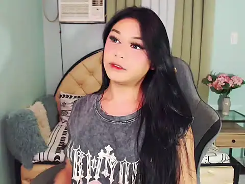 Snapshot of WeezyBabyXoxo chatting on June 26, 3:05 pm WeezyBabyXoxo online show from June 26, 3:05 pm