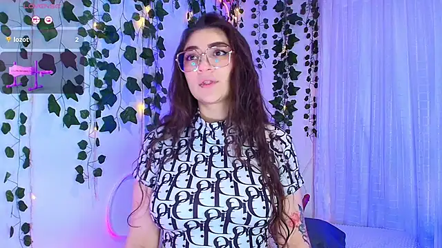 Snapshot of Samii_Evans chatting on November 18, 1:33 am Samii Evans online show from November 18, 1:33 am