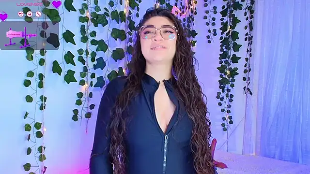 Snapshot of Samii_Evans chatting on December 19, 1:12 am Samii Evans online show from December 19, 1:12 am