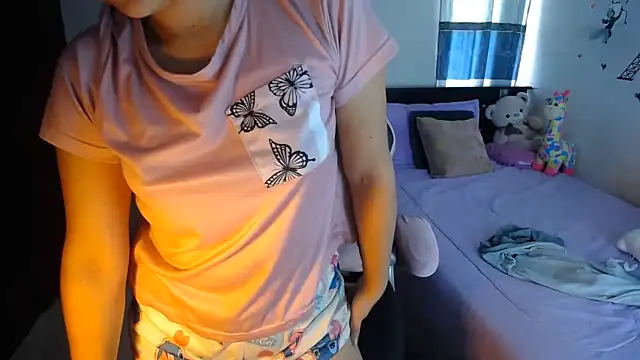 Snapshot of violeta_campbell chatting on June 8, 1:11 pm violeta campbell online show from June 8, 1:11 pm