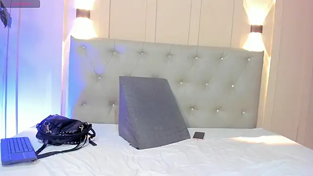 nicol snow online show from January 23, 1:13 pm