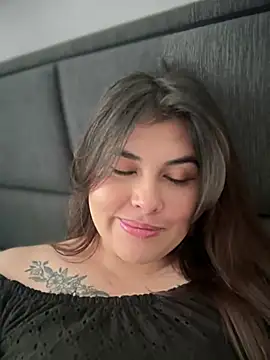 Alyaa s online show from January 30, 6:54 pm