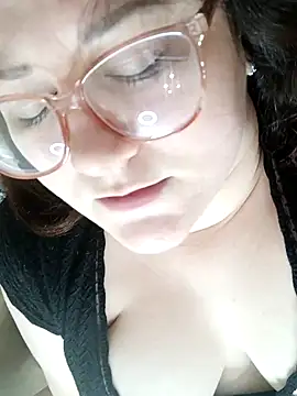 Sindy Jeniceee online show from December 3, 9:00 am