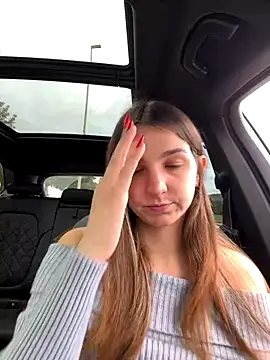 DoriDeluxe66 online show from November 8, 12:49 pm