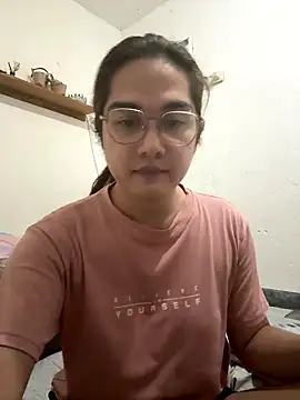 Snapshot of MarieLoveGlamorous chatting on January 12, 10:59 pm MarieLoveGlamorous online show from January 12, 10:59 pm