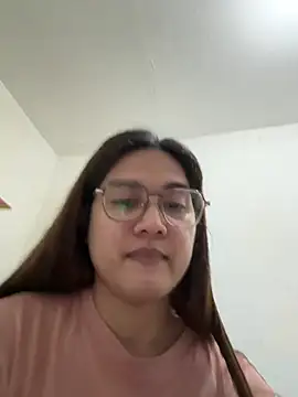 Snapshot of MarieLoveGlamorous chatting on May 28, 2:25 pm MarieLoveGlamorous online show from May 28, 2:25 pm
