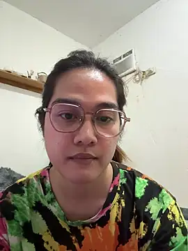 Snapshot of MarieLoveGlamorous chatting on May 31, 9:05 pm MarieLoveGlamorous online show from May 31, 9:05 pm