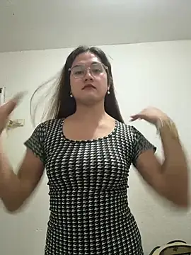 Snapshot of MarieLoveGlamorous chatting on July 21, 9:17 pm MarieLoveGlamorous online show from July 21, 9:17 pm
