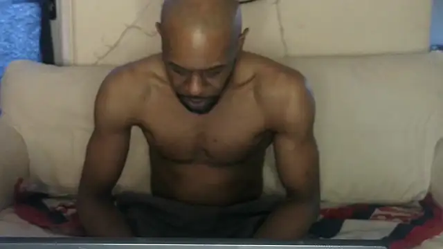 CuzzyB69 online show from April 8, 6:13 am