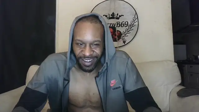 CuzzyB69 online show from April 16, 11:07 pm