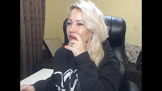 KandyHellenx online show from January 13, 6:08 am