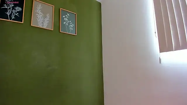 karlye 5 online show from April 8, 2:39 pm