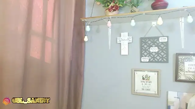 gaby sant online show from December 8, 8:04 pm