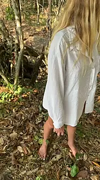 neighbours love online show from February 8, 8:09 am