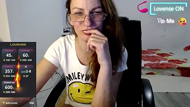 Snapshot of Masha-Mashenka1 chatting on February 22, 3:14 pm Masha-Mashenka1 online show from February 22, 3:14 pm