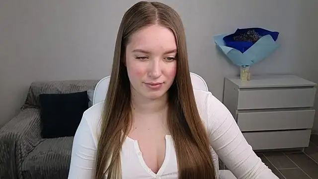 EvaMaddison online show from February 8, 6:01 am