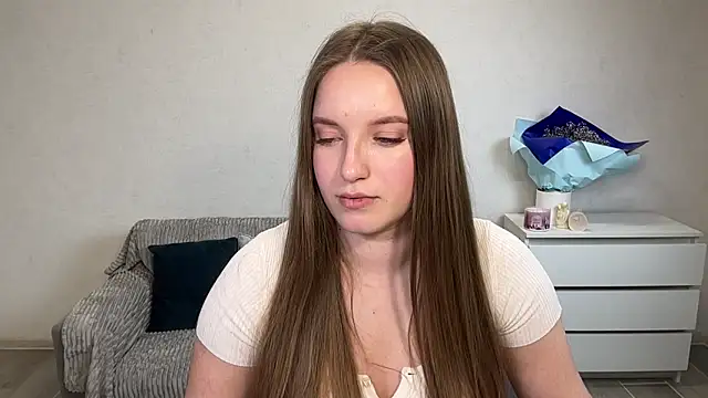 EvaMaddison online show from February 9, 6:01 pm