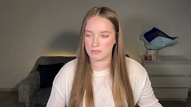 EvaMaddison online show from March 2, 5:31 pm