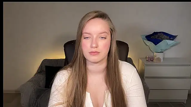 EvaMaddison online show from March 19, 5:33 am