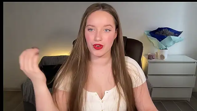 EvaMaddison online show from March 21, 5:34 am