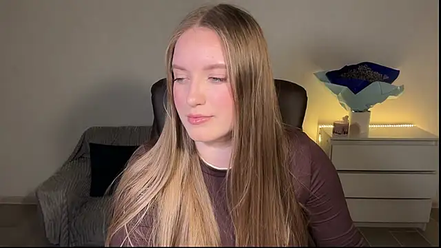 EvaMaddison online show from May 6, 7:19 pm