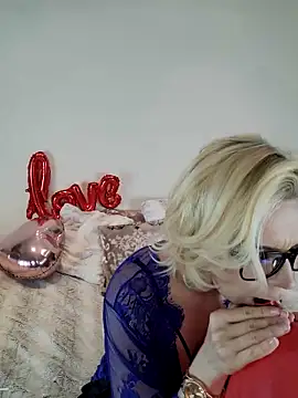 AureliaDoux online show from February 11, 7:27 pm