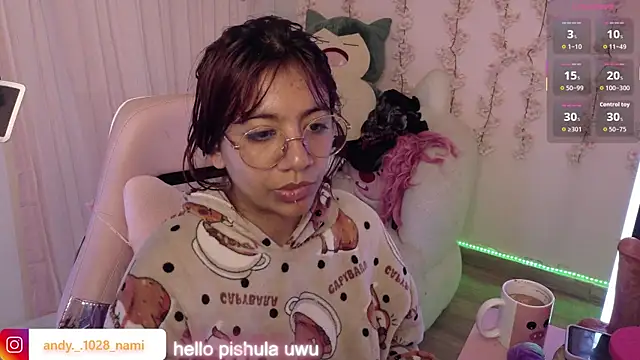 Snapshot of Nami_usagi chatting on May 21, 4:47 pm Nami usagi online show from May 21, 4:47 pm