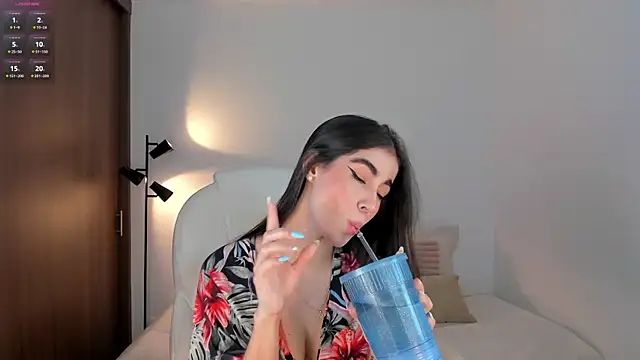 RebeccaBaxter online show from March 13, 11:00 pm