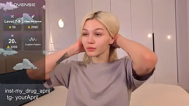 Snapshot of MyApril chatting on November 21, 8:29 pm MyApril online show from November 21, 8:29 pm