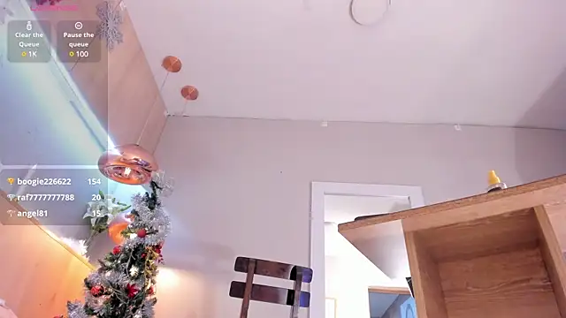 Snapshot of bonie_lov chatting on December 7, 1:58 am bonie lov online show from December 7, 1:58 am