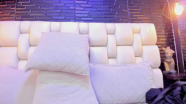 Snapshot of Salo_Heaven chatting on January 20, 7:46 pm Salo Heaven online show from January 20, 7:46 pm