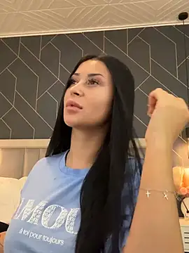 EmyLaveau online show from March 4, 5:42 am