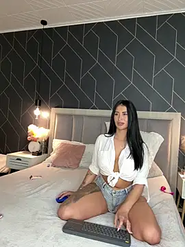 EmyLaveau online show from March 15, 5:52 am