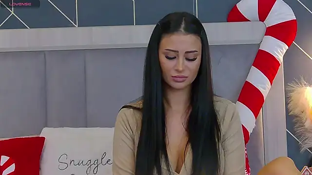 EmyLaveau online show from December 23, 6:33 am