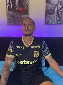 Snapshot of Sweet_Alessandre chatting on December 4, 7:33 pm Sweet Alessandre online show from December 4, 7:33 pm