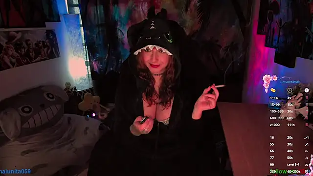 Snapshot of emma_luna59 chatting on October 29, 8:32 pm emma luna59 online show from October 29, 8:32 pm