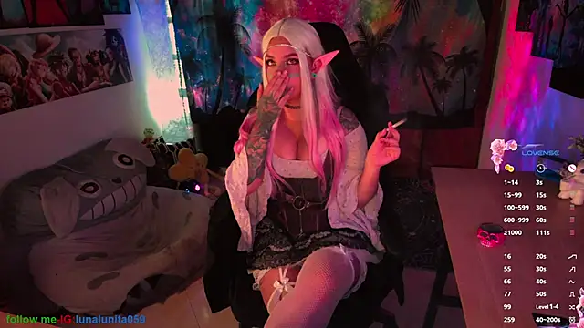 Snapshot of emma_luna59 chatting on October 31, 6:31 pm emma luna59 online show from October 31, 6:31 pm