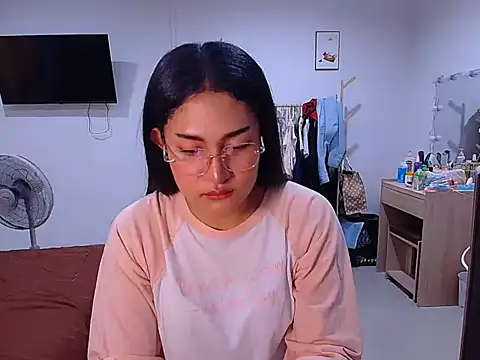 Snapshot of plysaithailand chatting on February 21, 8:15 am plysaithailand online show from February 21, 8:15 am