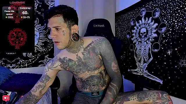 Snapshot of josh__ackerman chatting on January 21, 1:18 am josh ackerman online show from January 21, 1:18 am