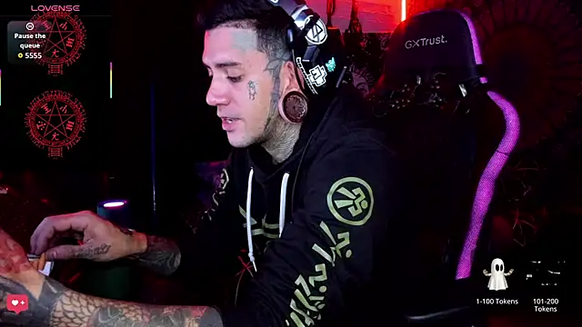 Snapshot of josh__ackerman chatting on October 2, 1:45 am josh ackerman online show from October 2, 1:45 am