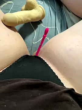 katcclovea online show from November 3, 4:36 am