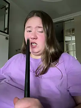 Snapshot of remirann_ chatting on January 4, 5:47 pm remirann online show from January 4, 5:47 pm