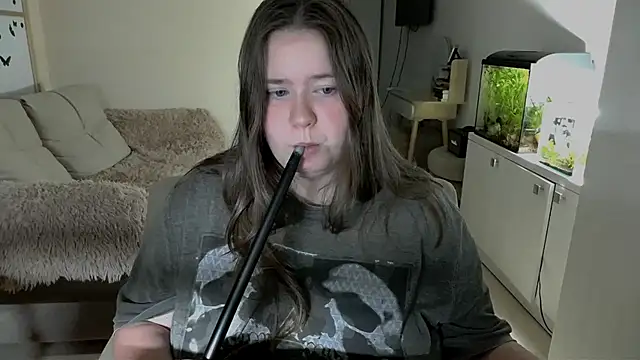 Snapshot of remirann_ chatting on March 3, 6:33 pm remirann online show from March 3, 6:33 pm