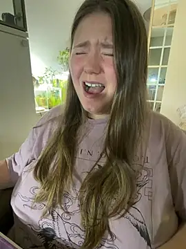 Snapshot of remirann_ chatting on November 5, 7:25 pm remirann online show from November 5, 7:25 pm