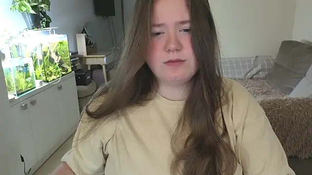 Snapshot of remirann_ chatting on November 29, 10:07 am remirann online show from November 29, 10:07 am