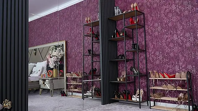 Snapshot of MishaBrizo chatting on November 12, 7:42 am MishaBrizo online show from November 12, 7:42 am