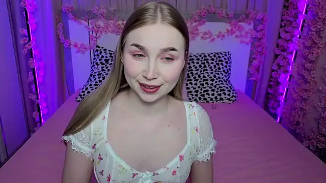 LilyStarlight online show from April 18, 3:54 am