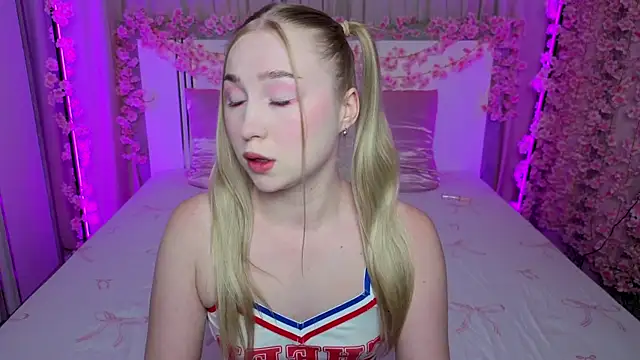 LilyStarlight online show from June 26, 3:44 am