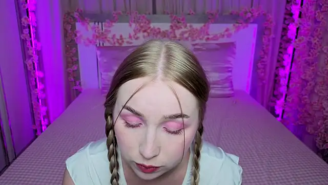 LilyStarlight online show from July 9, 3:32 am
